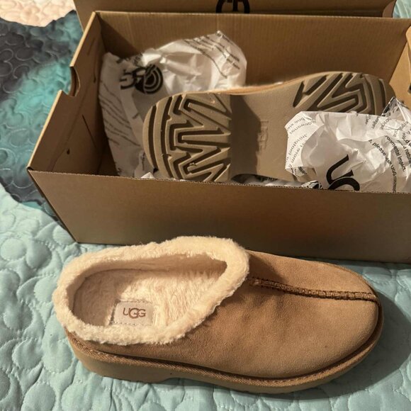 UGG - Picture 2 of 4